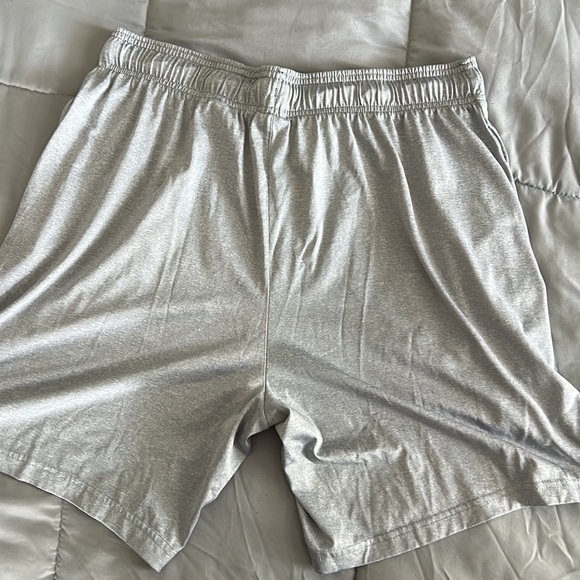 Reebok athletic shorts, size large, 7 inch inseam - Picture 5 of 5